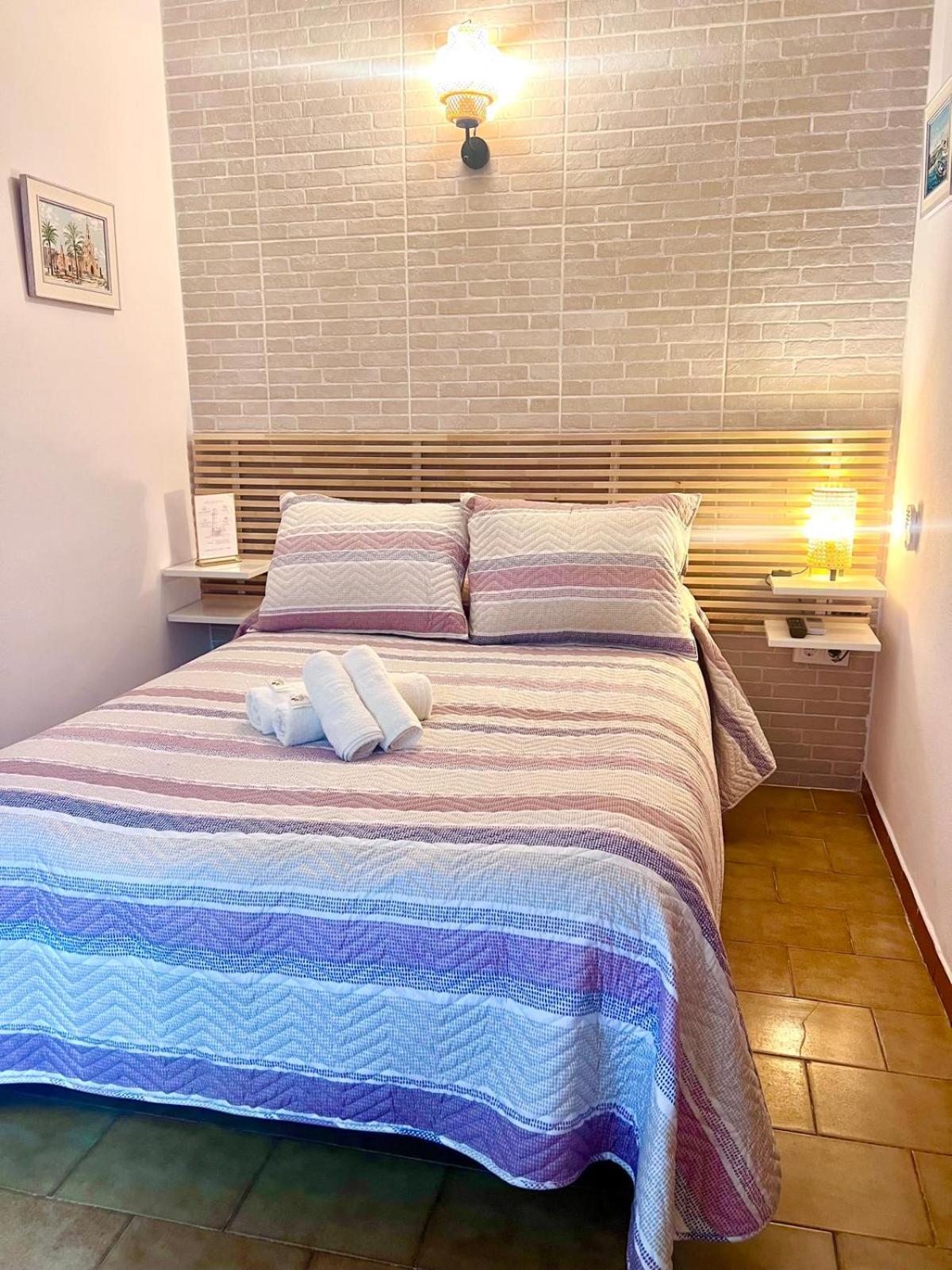 Hostal El Faro Chipiona Exterior foto